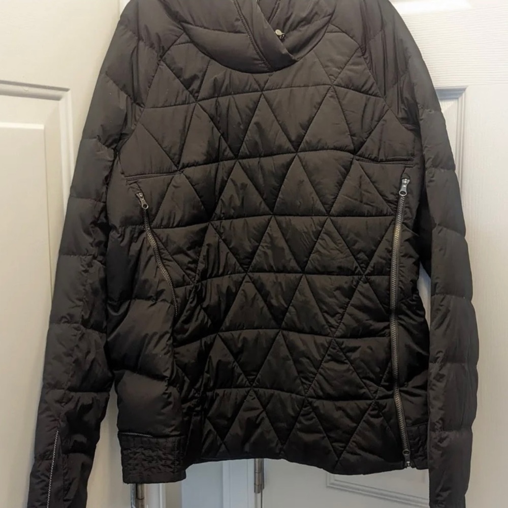 Lululemon fluffed up pullover - size 12